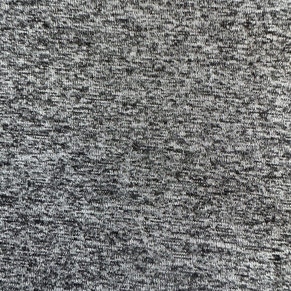 Under Armour HeatGear Short Sleeve V-Neck Loose Fit Shirt Women's Size M - Picture 8 of 8